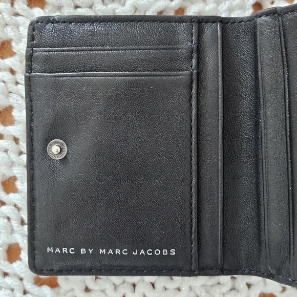 NWT Marc by Marc Jacobs Black Leather Quilted Wallet - Picture 4 of 9
